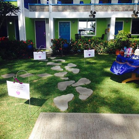 Castle Comfort Lodge Roseau Bagian luar foto