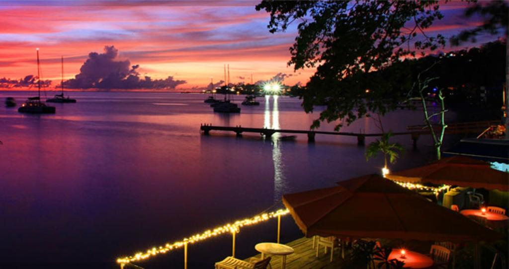 Castle Comfort Lodge Roseau Ruang foto