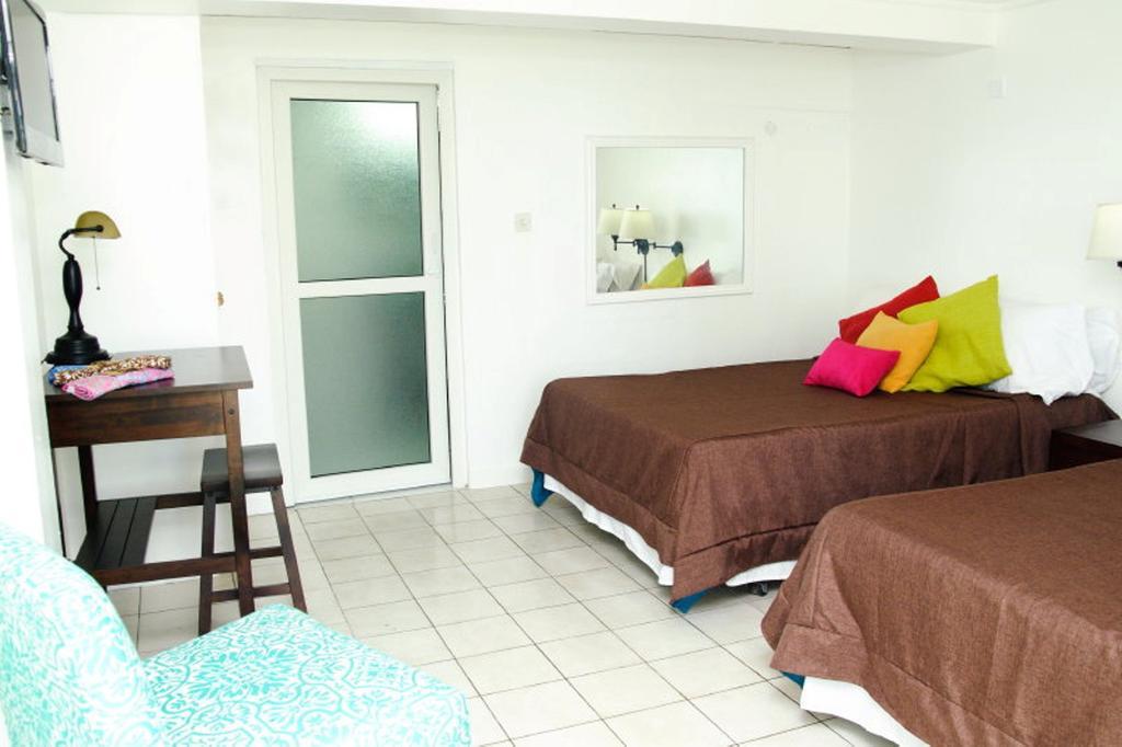 Castle Comfort Lodge Roseau Bagian luar foto