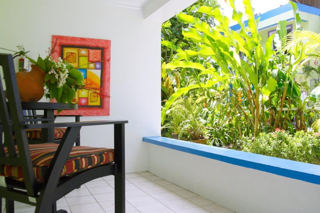 Castle Comfort Lodge Roseau Bagian luar foto
