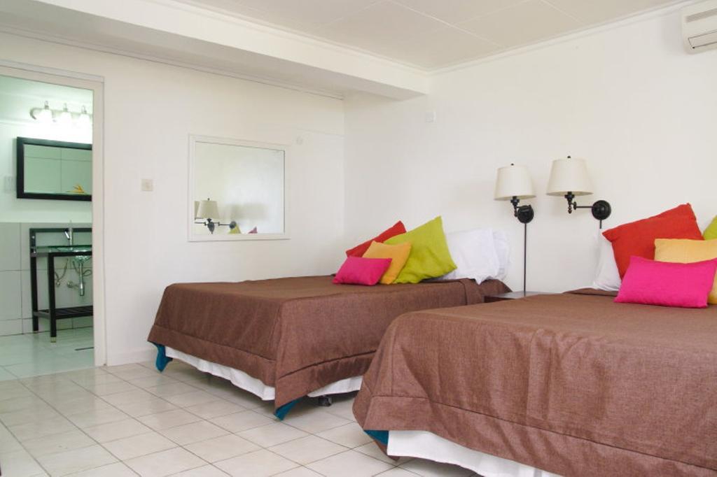 Castle Comfort Lodge Roseau Ruang foto